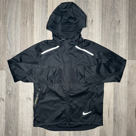 nike shield waterproof.